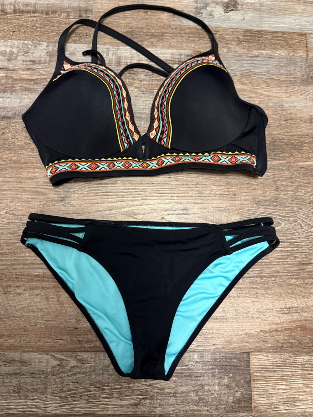 Shade & Shore Black Bikini Colorful Embroidered Trim Top 36C Bottom M